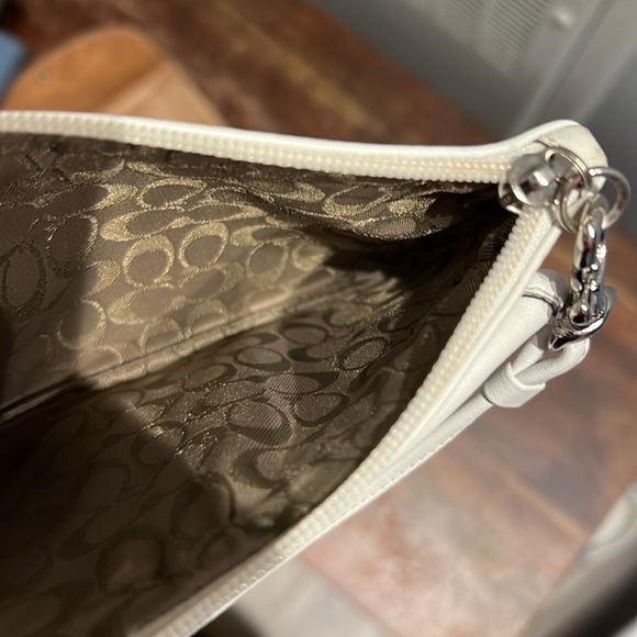 Coach wristlet - Picture 6 of 6